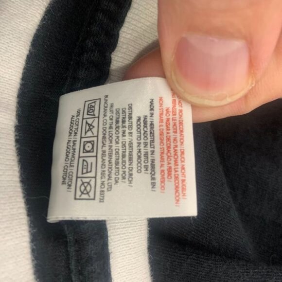 Fruit Of The Loom Belfast Graphic T-Shirt Black/Gold Size L Unisex - Picture 5 of 5